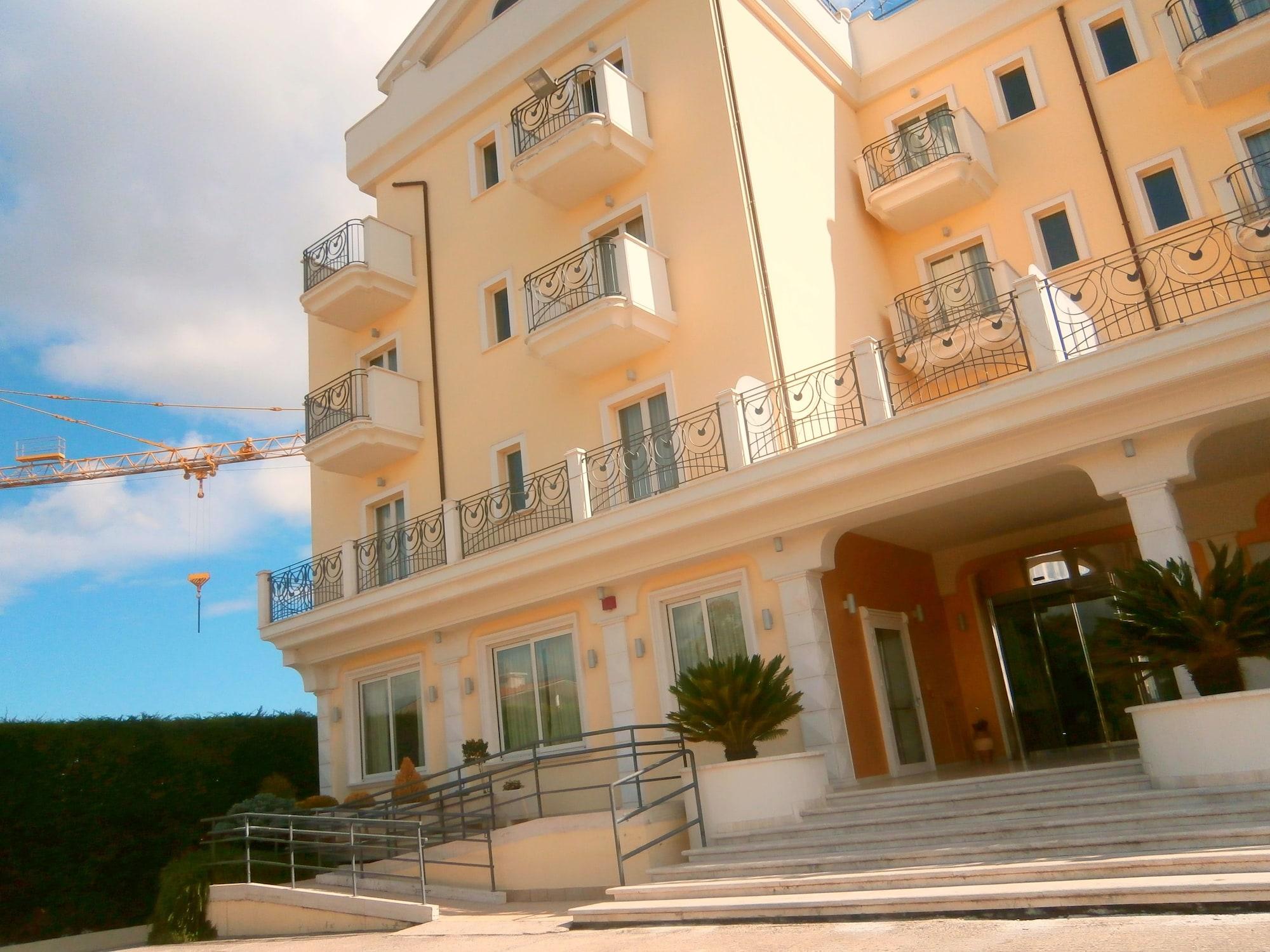 Hotel Concorde Sant'Egidio alla Vibrata Екстер'єр фото