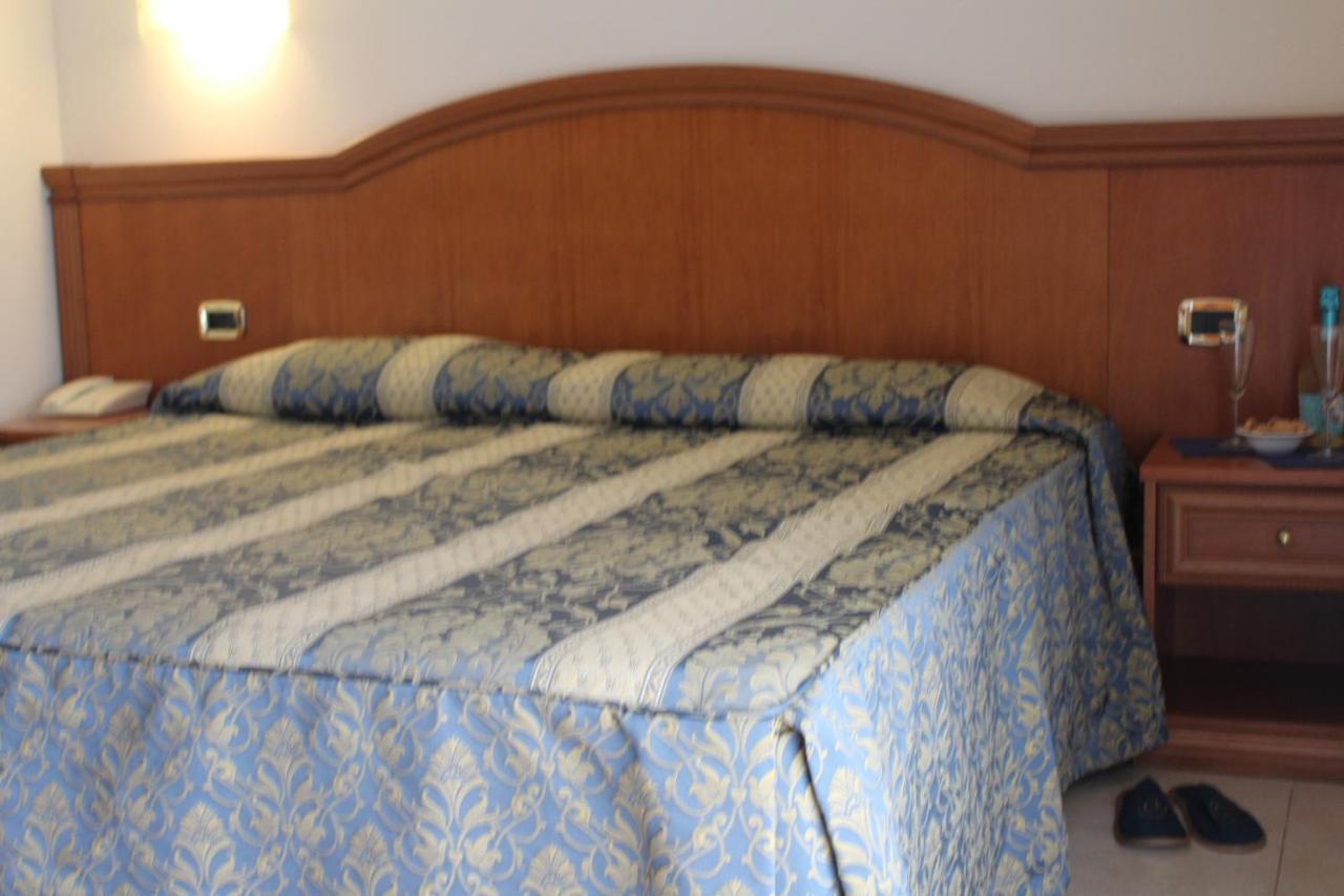 Hotel Concorde Sant'Egidio alla Vibrata Екстер'єр фото