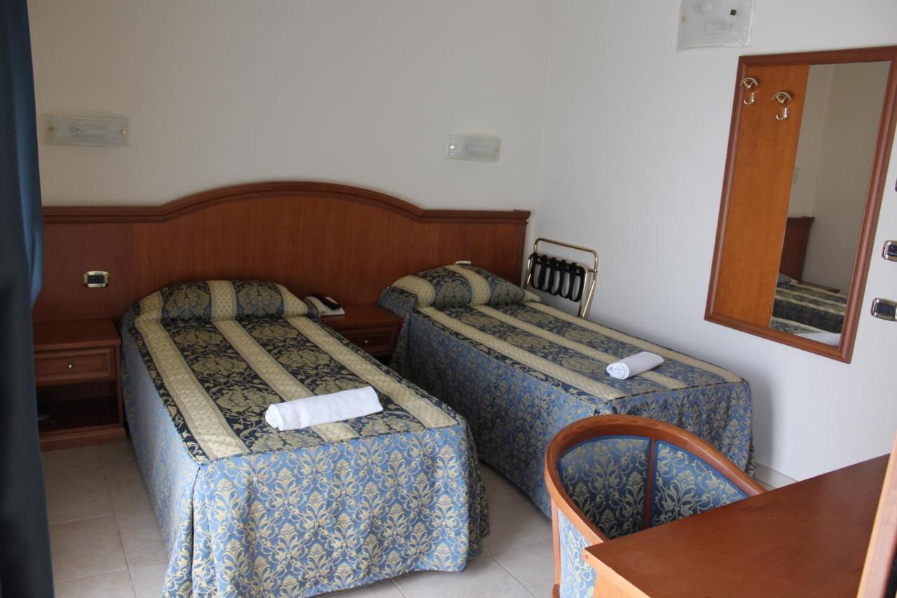 Hotel Concorde Sant'Egidio alla Vibrata Екстер'єр фото