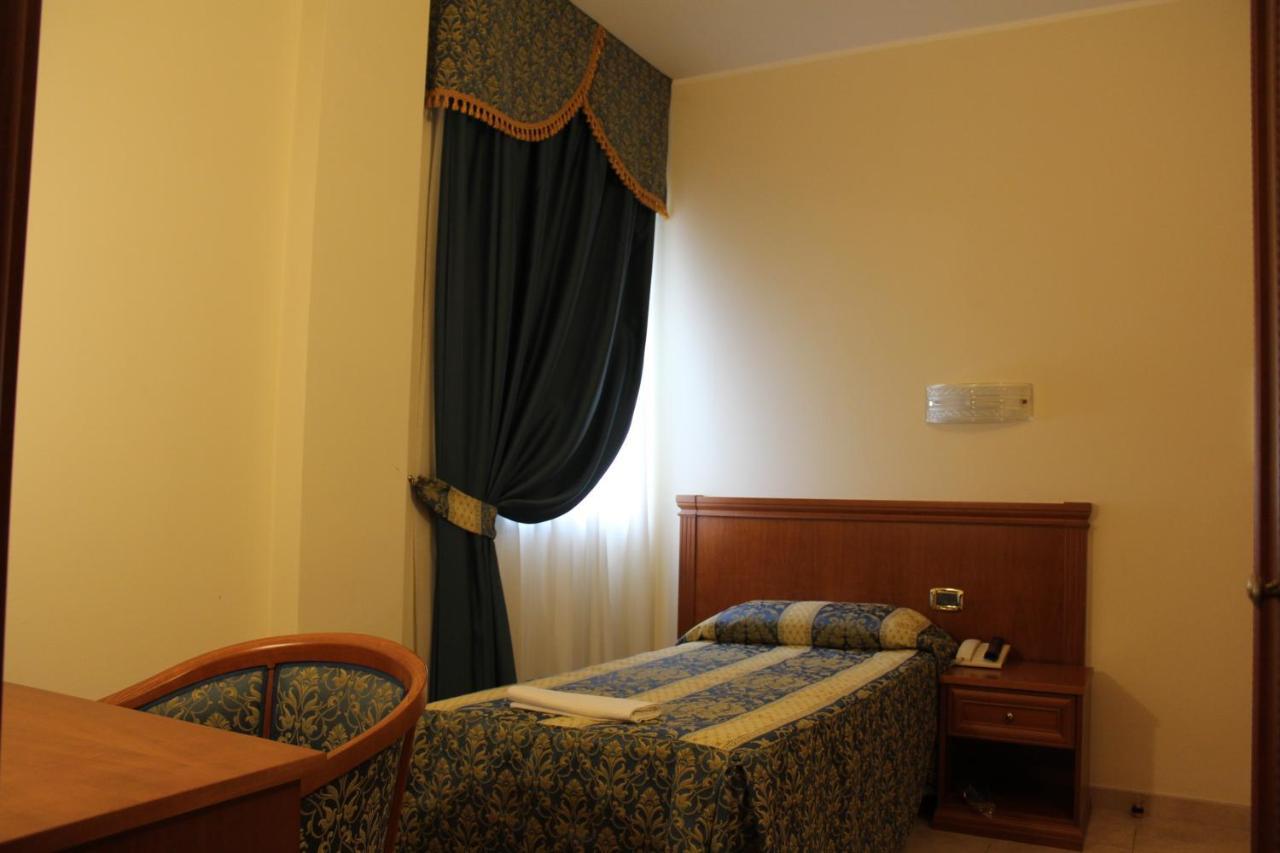 Hotel Concorde Sant'Egidio alla Vibrata Екстер'єр фото