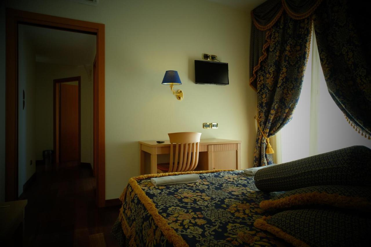 Hotel Concorde Sant'Egidio alla Vibrata Екстер'єр фото