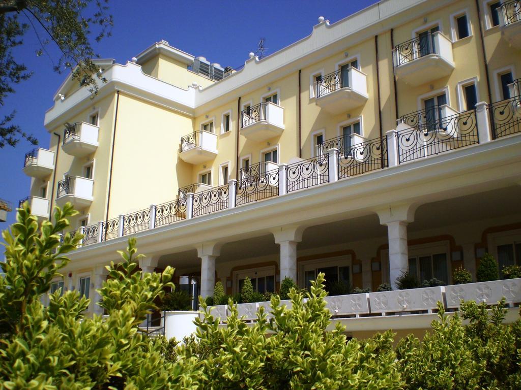Hotel Concorde Sant'Egidio alla Vibrata Екстер'єр фото
