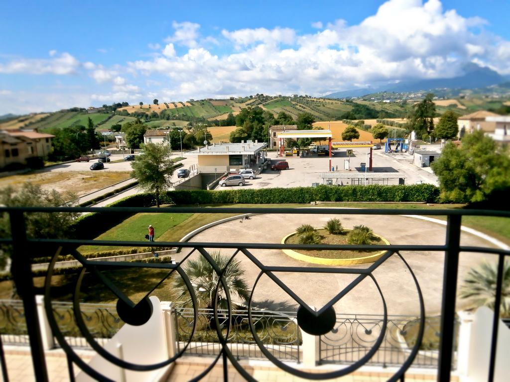 Hotel Concorde Sant'Egidio alla Vibrata Екстер'єр фото