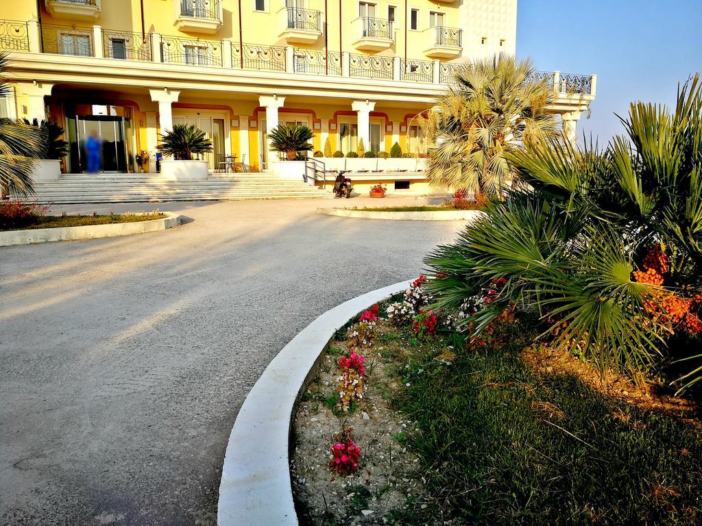 Hotel Concorde Sant'Egidio alla Vibrata Екстер'єр фото