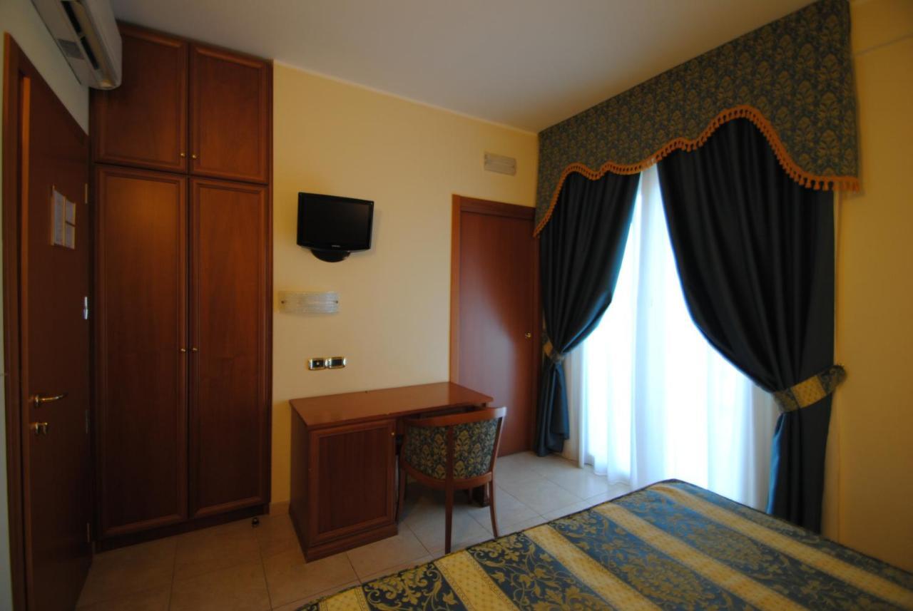 Hotel Concorde Sant'Egidio alla Vibrata Екстер'єр фото