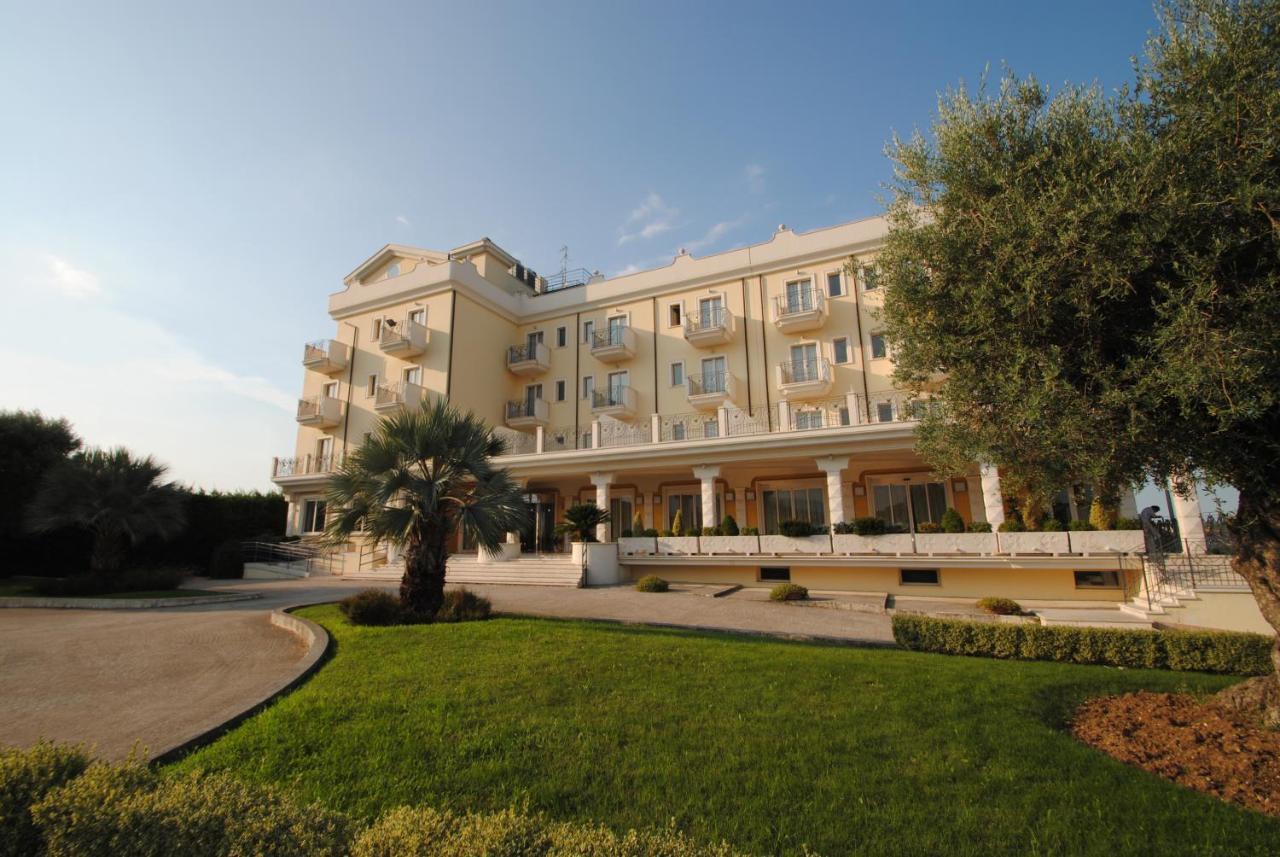 Hotel Concorde Sant'Egidio alla Vibrata Екстер'єр фото